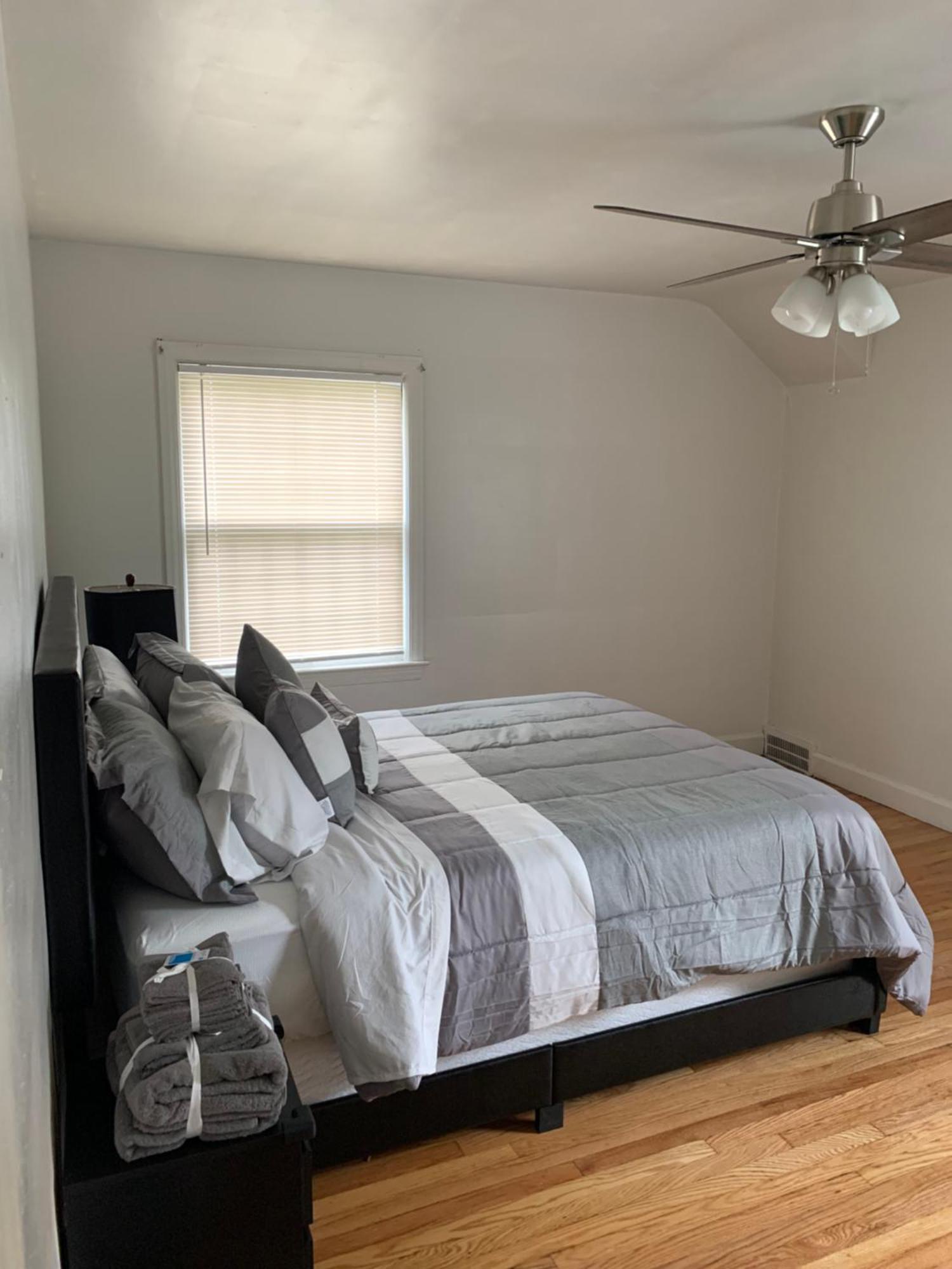 Master Bedroom In Home Away From Home Detroit Exteriör bild